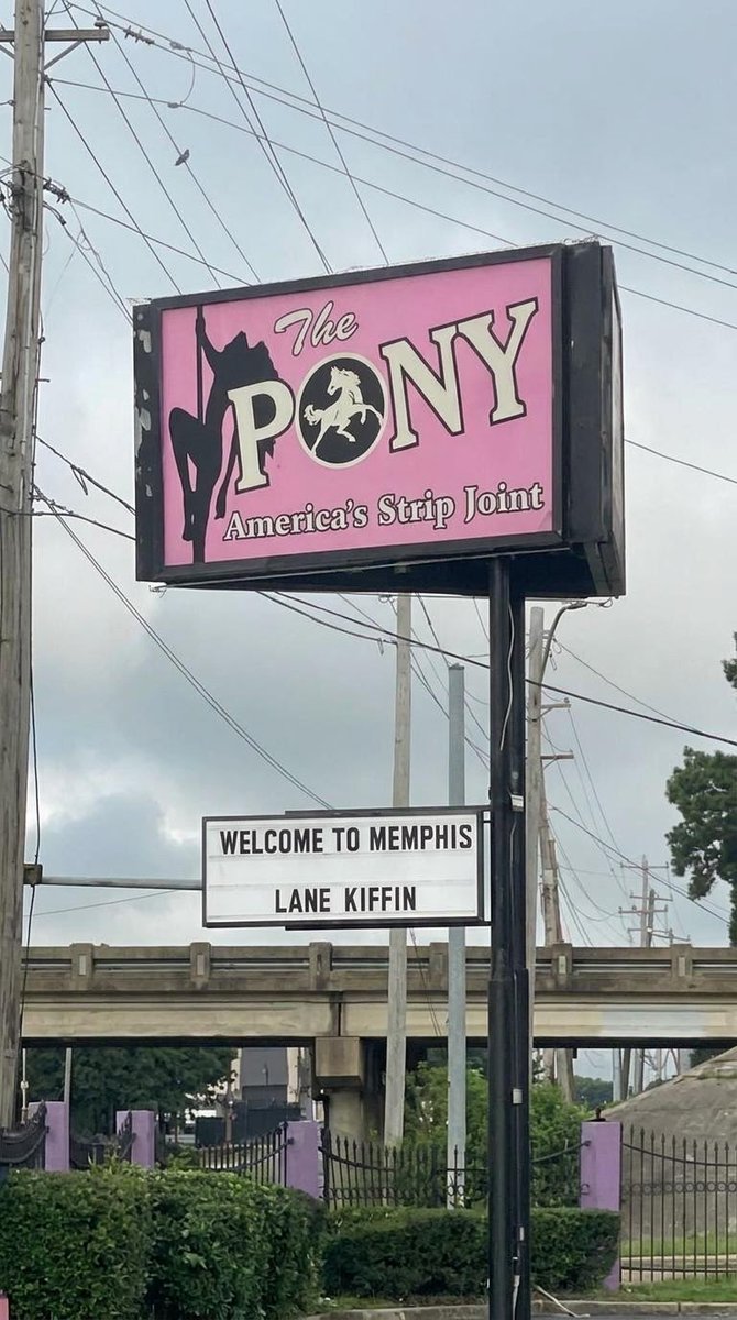 LSUCoachMac's tweet photo. 🤣🤣🤣 See you Tonight @TheponyM @Lane_Kiffin #901ShelbyDrive @LSUfootball #GeauxTigers #ComeInTheBoot https://t.co/t4eJQLHogW