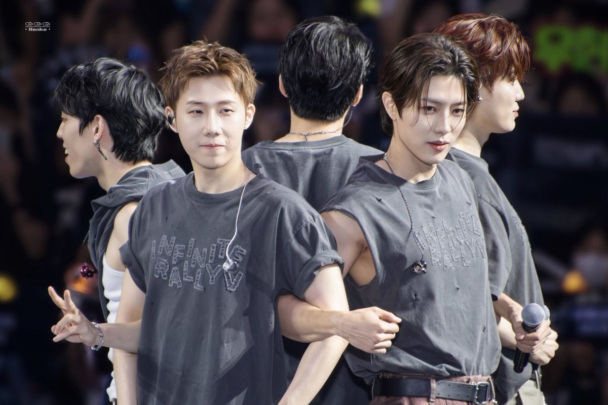 __Renke__'s tweet photo. 260829 <무한대집회Ⅴ> Day-1

#인피니트 #INFINITE  
#김성규 #성규 #장동우 #동우 #남우현 #우현 #이성열 #성열 #이성종 #성종 https://t.co/veXKy8MJOh