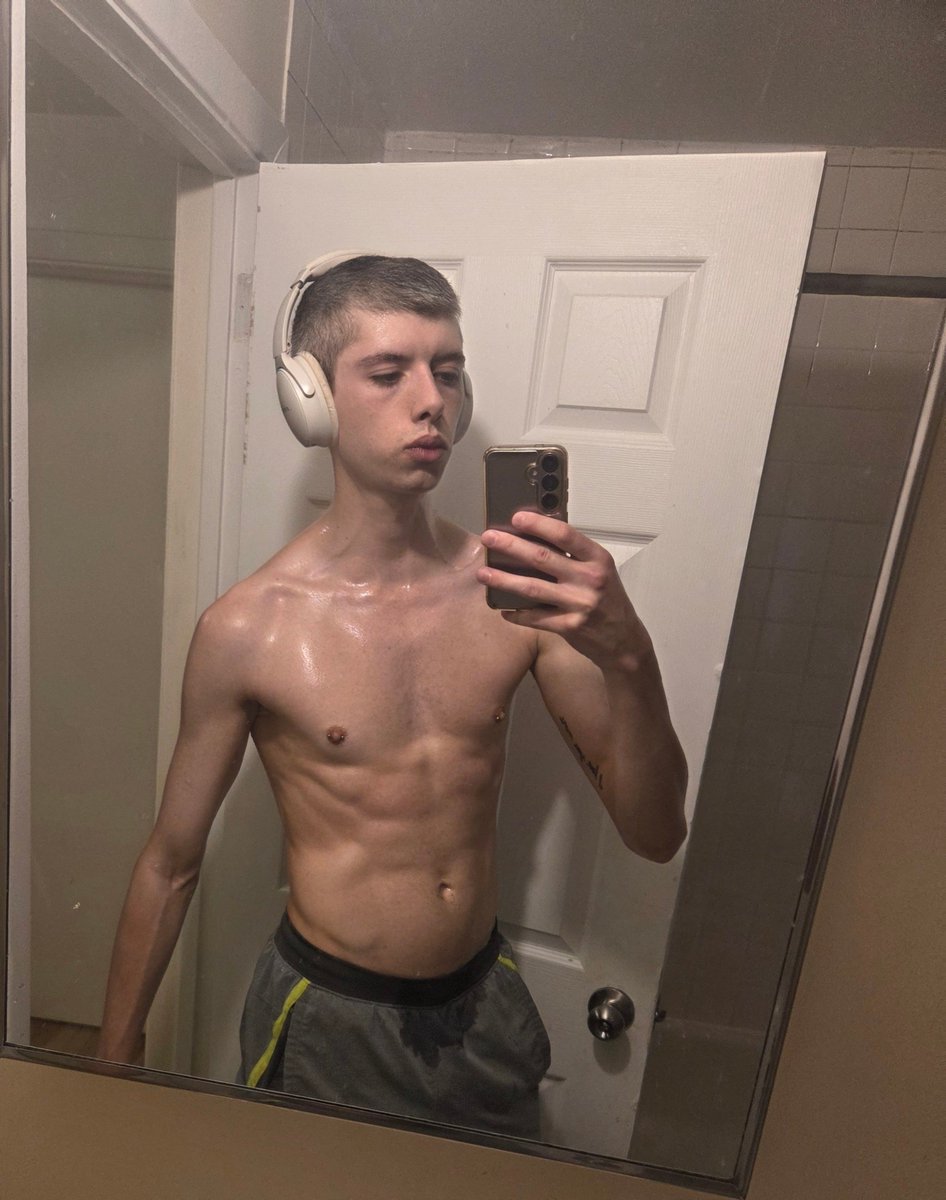 evansmith1995_'s tweet photo. Post workout 💪 https://t.co/XNjXu41Ptg