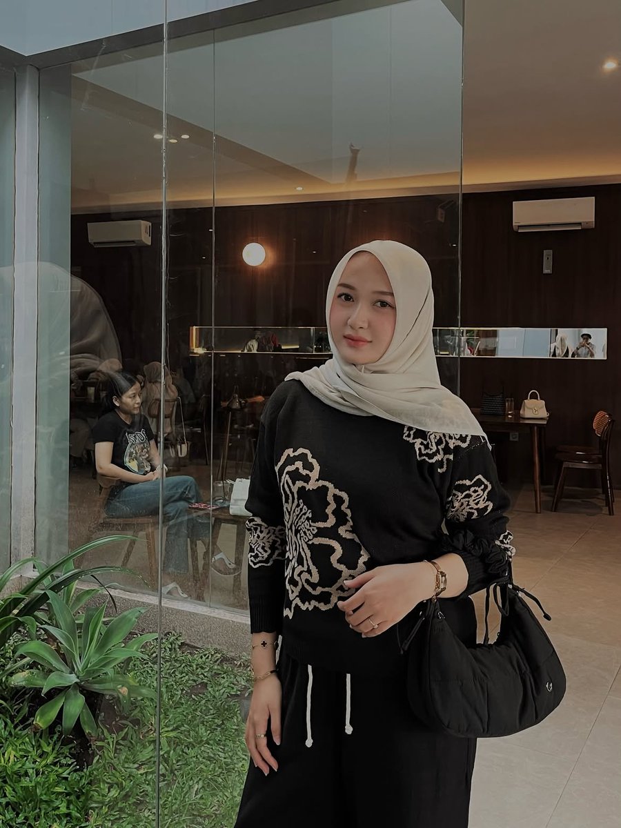 michaeljburke3's tweet photo. ready open bo vcs batam tapi aku chubby ada ga ya
#bobatam  #openbobatam #availbatam #availvcs https://t.co/PNbVmQQezB