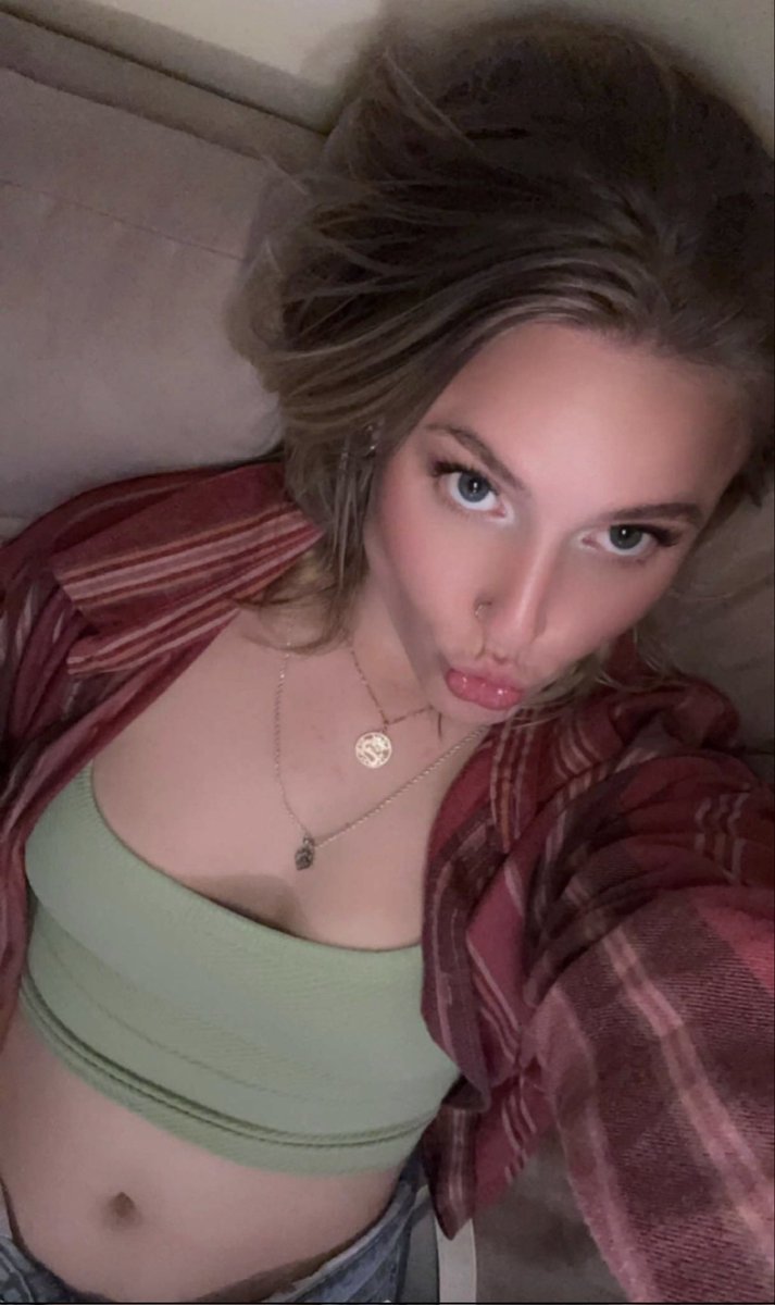 KuppJack's tweet photo. Cuck bf wants his cum loving slut gf exposed. Share and like so everyone sees her 😈 https://t.co/2nmA4XdygC