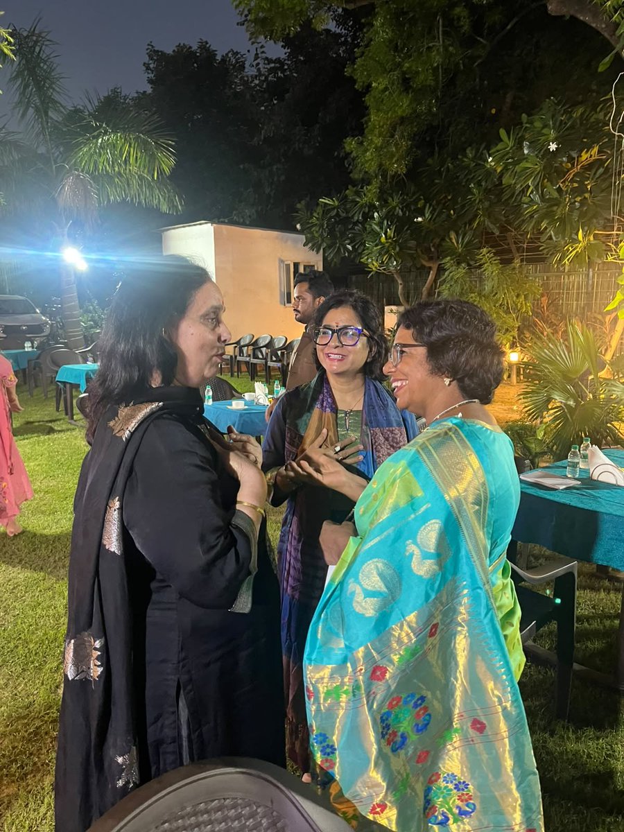 BalaChillar's tweet photo. Blessed by Lord Ganesha at the premise of @NCWIndia chairman Smt. @VijayaRahatkar ji. Thank you for your hospitality.

#GaneshDecoration #GanpatiBappa https://t.co/763yL7Yf0h