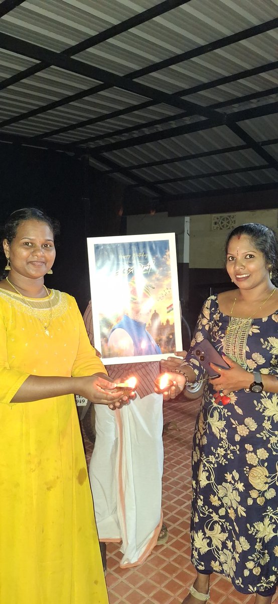 BJMM4Kerala's tweet photo. On PM Shri Narendra Modi @narendramodi Ji’s birthday, BJP Mahila Morcha workers across Kerala lit lamps, praying for his long life and good health.
@RoopkumariBJP
@BJPMahilaMorcha
@BJP4India
#HappyBdayPMModi #AshirwadKaDiya #SevaSankalpAbhiyan https://t.co/ipxHqXkDs1