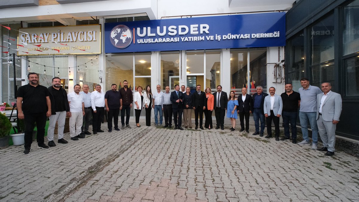 ulusder's tweet photo. Yeni Parti Malatya Milletvekili Sayın Veli Ağbaba, İzmir Milletvekili Sayın Seda Kâya Ösen ve Yeni Parti Malatya İl Başkanı Sayın Barış Yıldız’ı derneğimizde ağırladık.

Ziyarette; Malatya ekonomisi, sanayi ve üretim, yatırım ve istihdam, iş dünyasının beklentileri, deprem sonrası ekonomik süreç ve bölgesel kalkınma konularında karşılıklı görüş alışverişinde bulunduk. Yeni Parti heyeti de partinin kuruluş süreci ve çalışmalarına ilişkin bilgilendirmelerde bulundu.

Yeni Parti heyetine çalışmalarında başarılar diliyor, nazik ziyaretleri ve değerli paylaşımları için teşekkür ediyoruz. 

@veliagbaba @ssedakayaosen 

#ULUSDER #ÖzcanPolat #YeniParti  #Malatya #İşDünyası