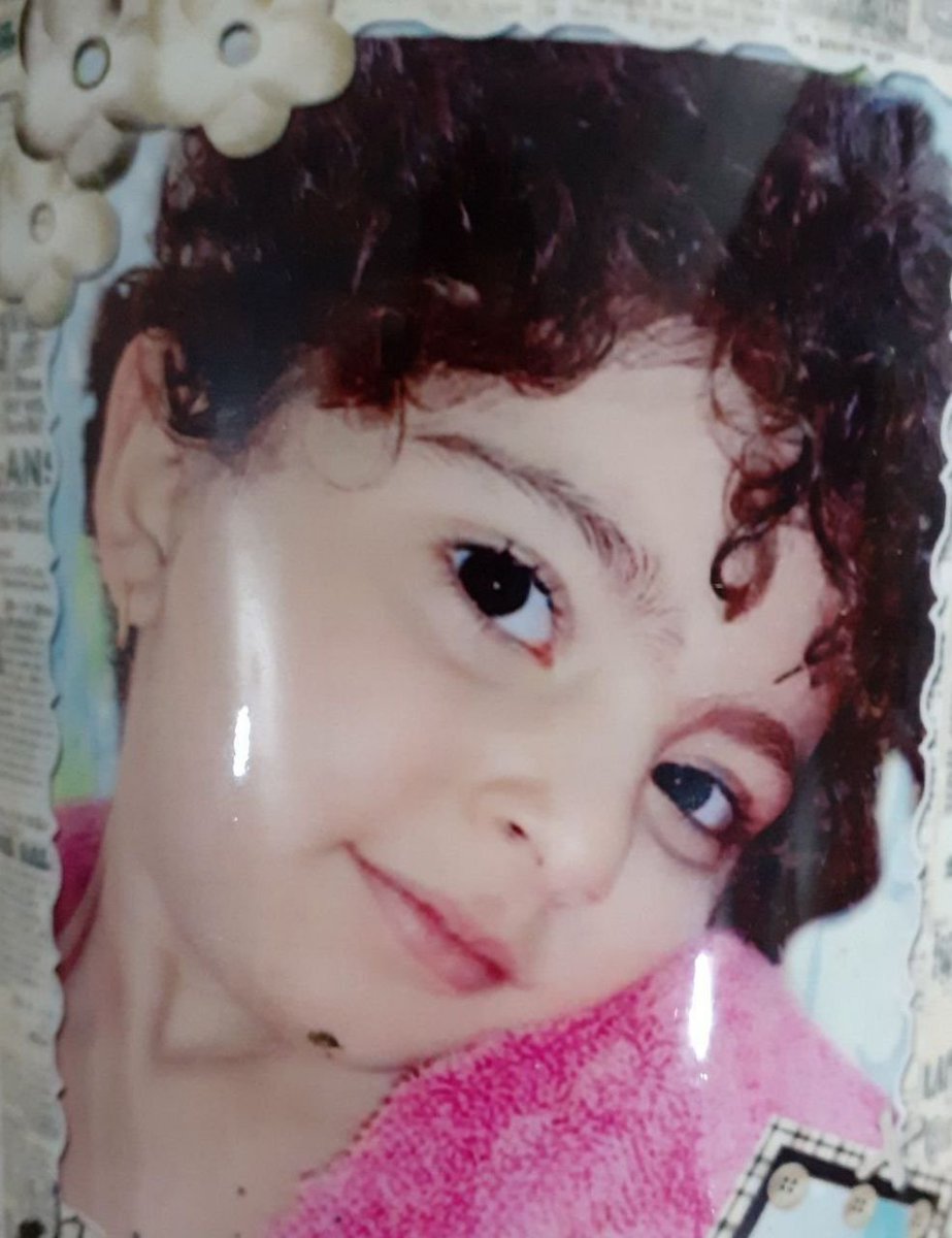 yaci_rad's tweet photo. مرا دو وجه است 
ژانر عکس بچگی راه بندازیم؟؛ https://t.co/xg0ujyO3cI