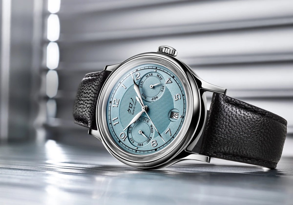 Refzerowatch's tweet photo. Hajime Asaoka considered Saxe blue for last year’s Kurono Calendrier, couldn’t quite let the idea go, so Kurono made a small batch anyway.

I really like the idea behind Small Batch Releases: unallocated movements and components turned into off-calendar watches Asaoka simply wants to make.

Images: Kurono Tokyo