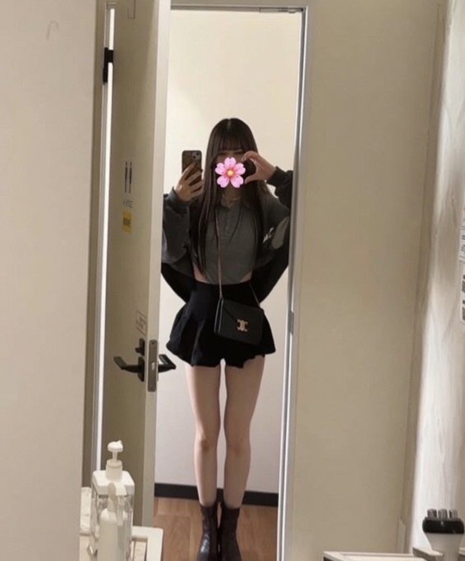 C2v9DsT's tweet photo. こっちからDM行ってもいい人？ https://t.co/W1JqJsREWO