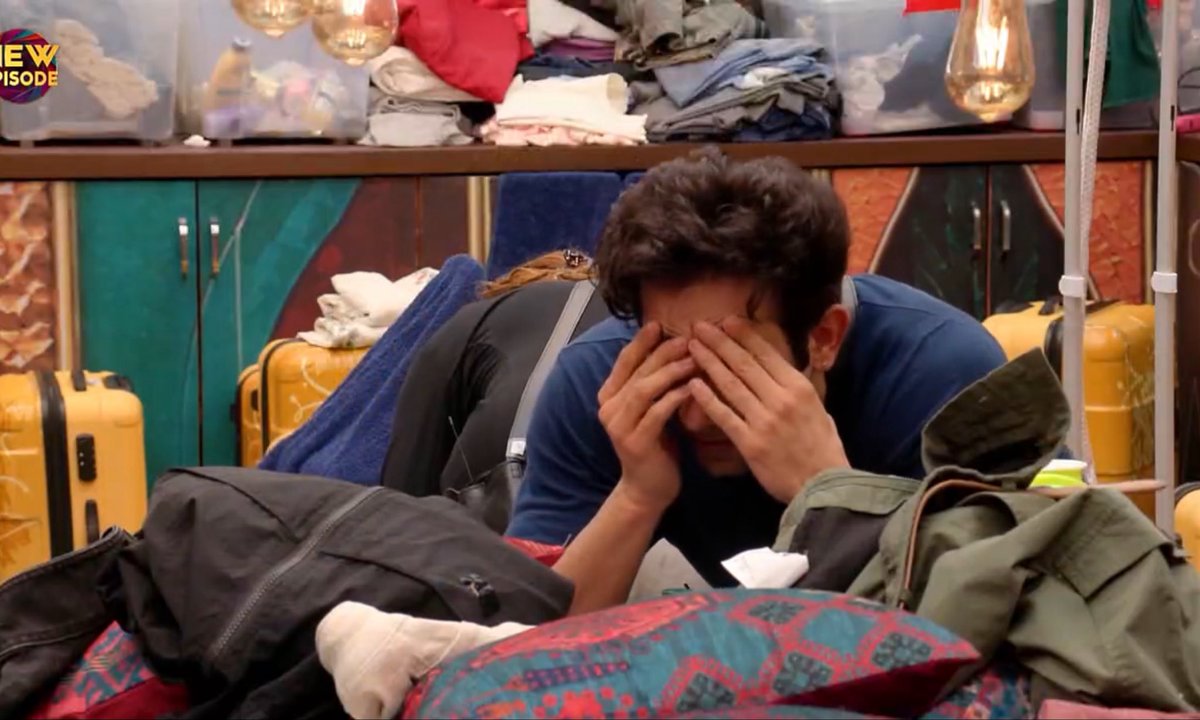 realitybar_yt's tweet photo. #AmanGandi ne #QaziTauqeer ko bathroom me bina kapdo dekh liya

#BiggBoss20 #BB20 https://t.co/v5gusRTIRA