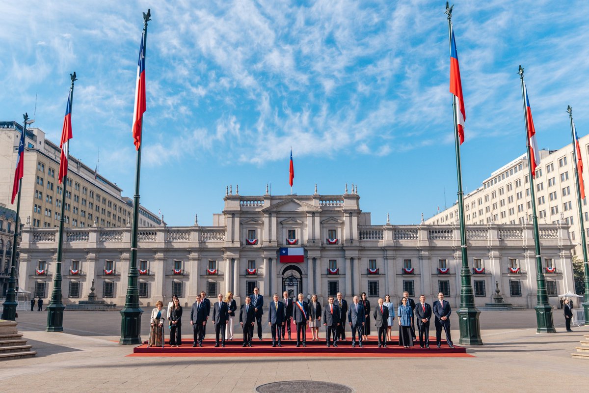ximerincon's tweet photo. Acá estamos quienes recibimos del Presidente José Antonio Kast la misión de sacar adelante a Chile.

En estas Fiestas Patrias reafirmamos nuestro compromiso por atraer inversión, llevar energías limpias a cada lugar del país y seguir, con convicción y esperanza, #TrabajandoParaUsted