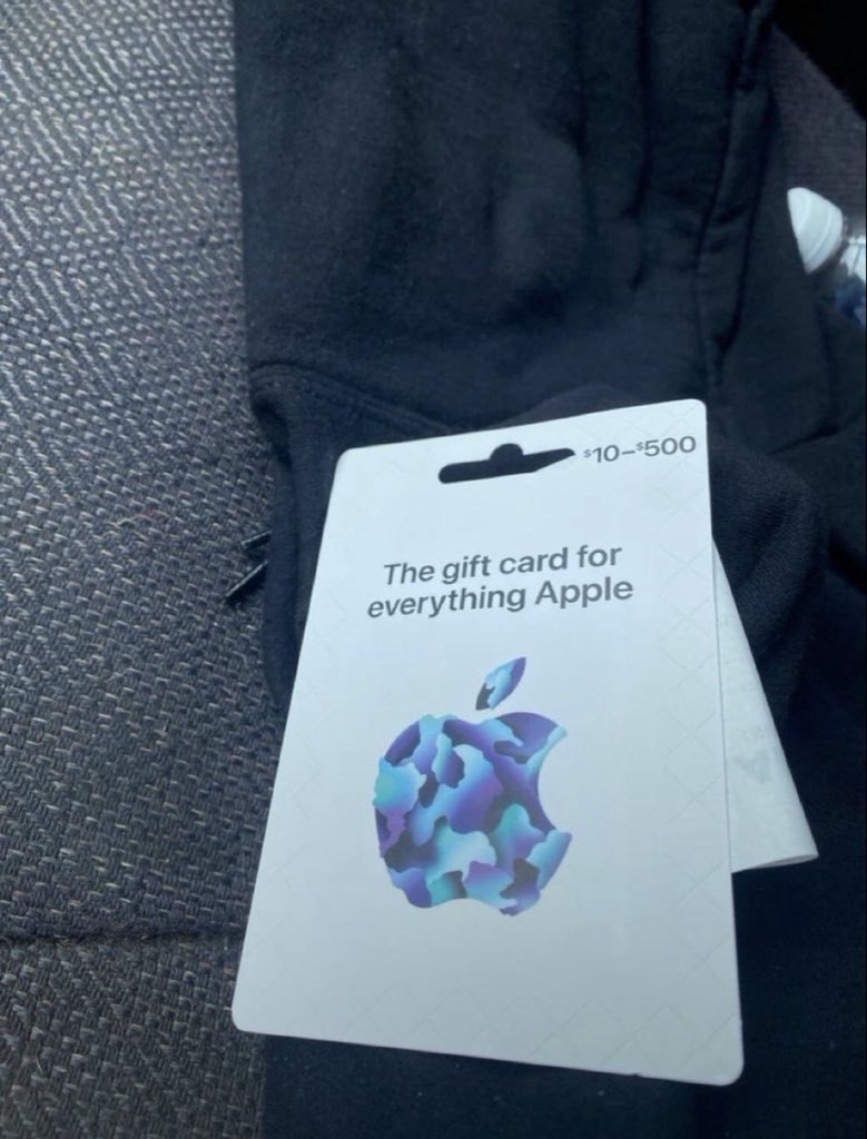 DaveJohnsolbm's tweet photo. Actually, I’m coming back from work, and I decided to gift whoever comments first. https://t.co/nyHfKSd0yH