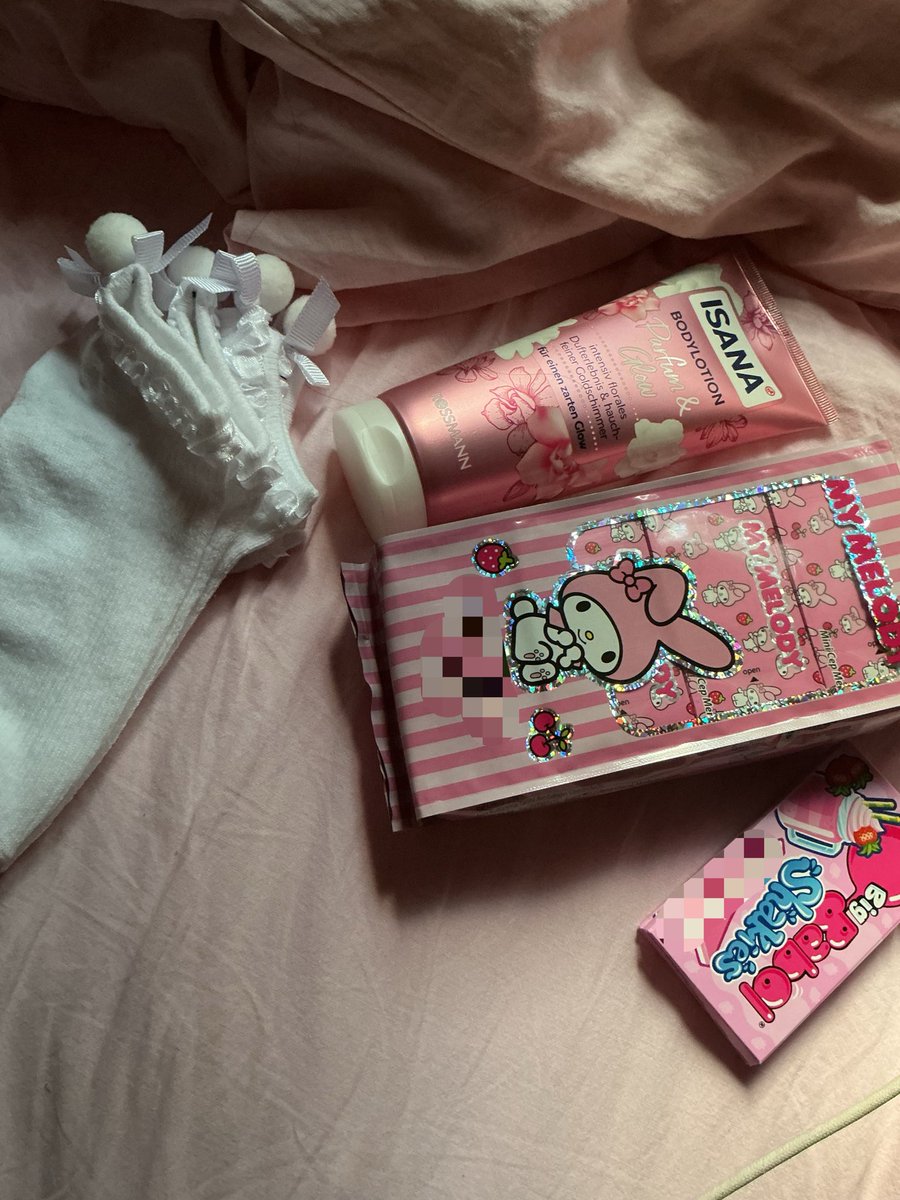 babypinkangl's tweet photo. got these https://t.co/ZL8EO8pDlF