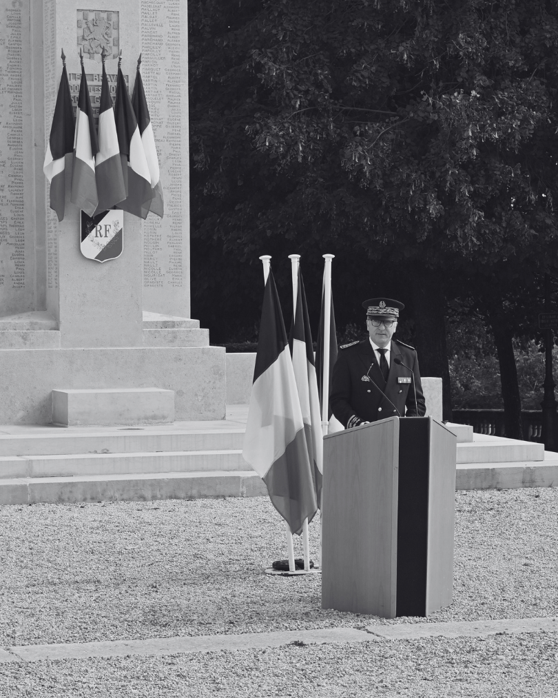 Image de Préfet de l'Yonne - #Hommage | Adjudants Wilfried Schmitter et Anthony Berthôme
Ce jour, un hommage a été rendu aux adj