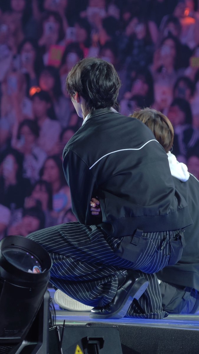riize_e0's tweet photo. 260913 3주년팬미팅 #원빈 #wonbin
들튀 https://t.co/D5eKCK2bSx