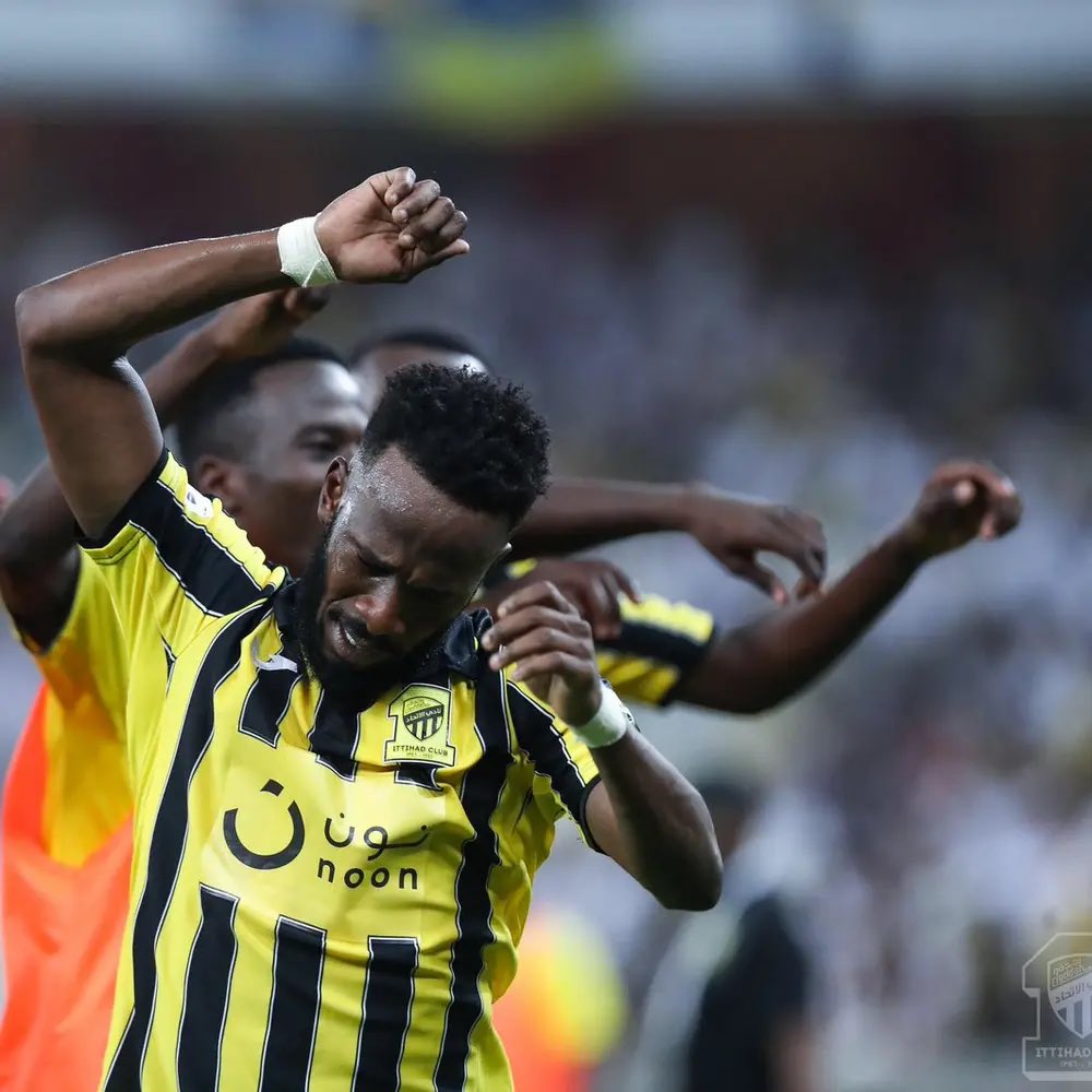 Vr_0h's tweet photo. ليش ما يتم تخصيص مباراة لدعم فهد المولد الله يشفيه و اسرته في الاتحاد من تيفو و كل شيء و يروح دخل هذي المباراة اما لعائلته او عمل خيري باسمه

اتمنى فعليًا تؤخذ بعين الاعتبار من النادي  و العاملين فيه تجاه فهد بتكون لفته جميله 

*اذا اعجبتكم عطونا منشن تحت التغريده لحيى عسيري و الكورفا خلوهم يشوفون