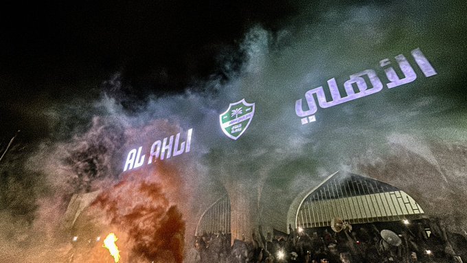 ALAHLI_PLUS's tweet photo. 🚨🚨🚨🚨 متداول/

 سوف يكون هناك تجمع عند النادي الساعة 10مساءً اليوم 🏰🔥🟢

الهدف منه: دعم اللاعبين من جدة إلى افريقيا لكي يرون حماس جمهور الاهلي من قلب جدة 🥶🔥🗣️

كونوا في الموعد الـ 10 مساءً 🏰💚 https://t.co/IY6sxcAzm4