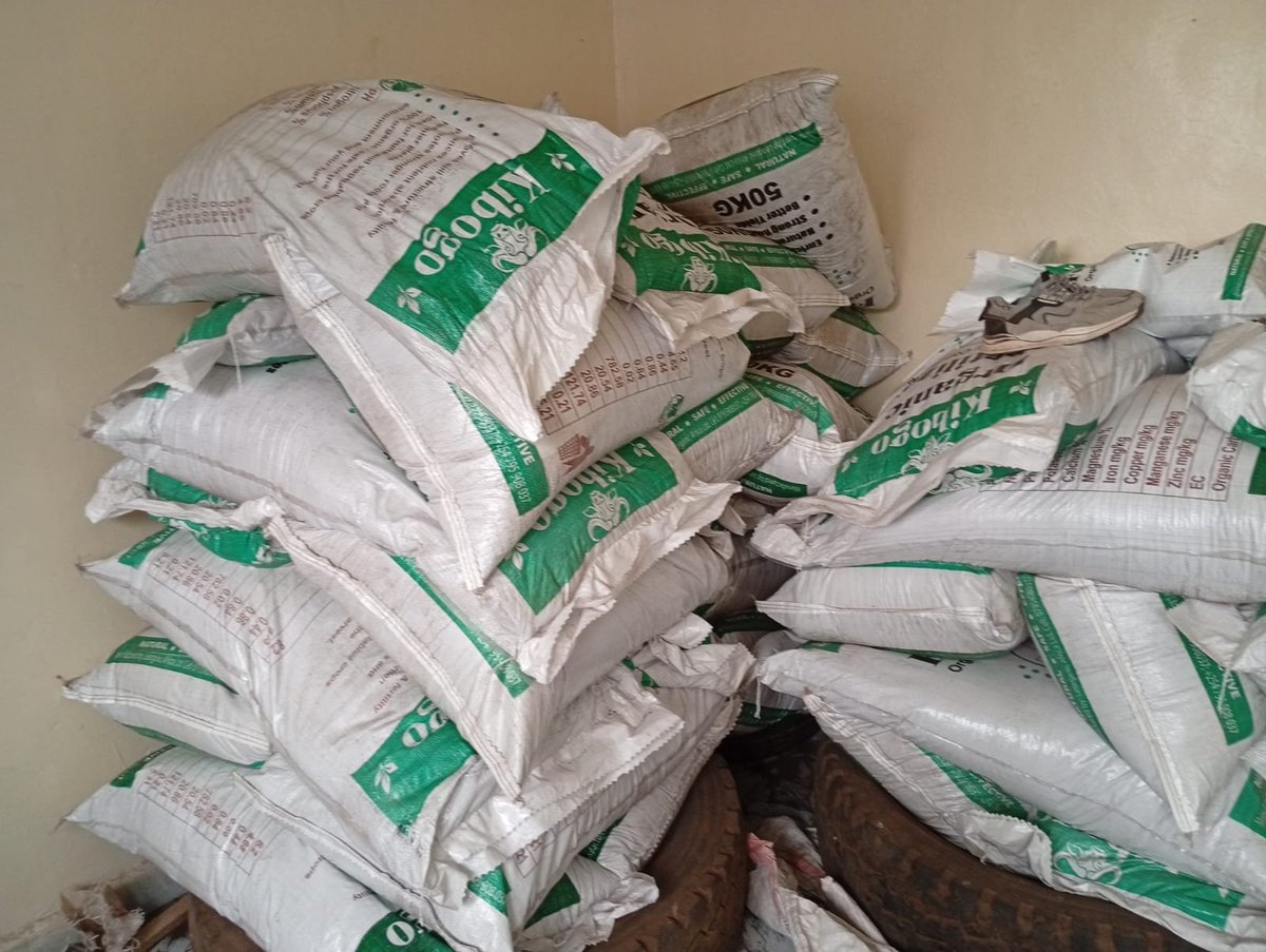 HonKangata's tweet photo. Murang'a County through partnership is now converting organic waste into organic fertilizer at Gikono, Maragua - Wempa Ward.

The organic fertilizer is now available for our farmers. Creating jobs, turning waste into wealth for a more productive and sustainable Murang'a. https://t.co/X8r4LWQ2TE