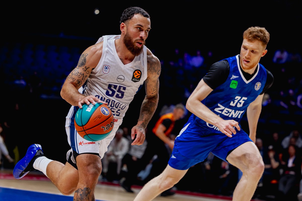 Zheldak_basket's tweet photo. 🚨💣 Anadolu Efes confidently won its first match at the Super Cup against Zenit with a score of 100:76.
Fernando (19 + 8 rebounds)
James (13)
Lloyd (12)
Saric (12 + 6 rebounds + 4 assists) Jones (11 + 8 rebounds + 3 blocks)
#Efes #Zenit #VTB https://t.co/sULeyPgC5u
