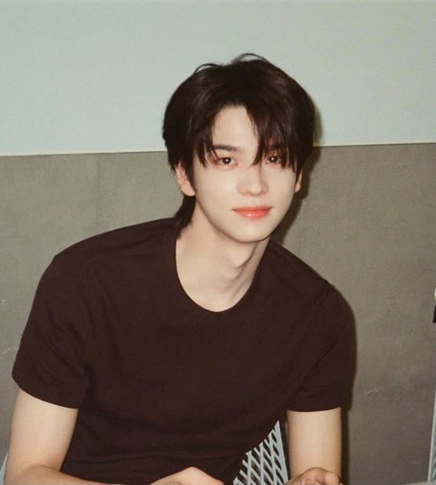youngjaeneck's tweet photo. imagine denying your entire existence by saying this man is ugly ohh must be hard for you 😹 https://t.co/gaggwZcfxm