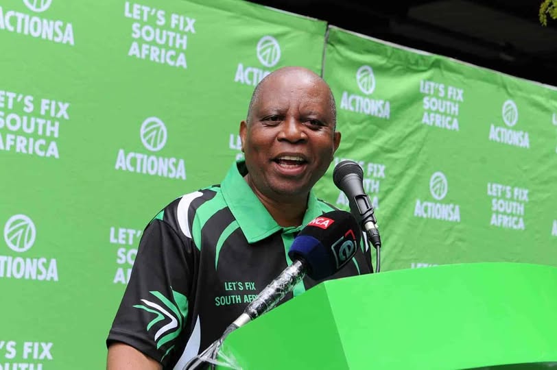bulletinpostng's tweet photo. South African politician Herman Mashaba has praised Nigeria after a South African woman was convicted for importing 5.75kg of heroin.
He used the case to criticise South Africa's own justice system.
#AfricaNews #TheBulletinPost https://t.co/H6xYpiHebD