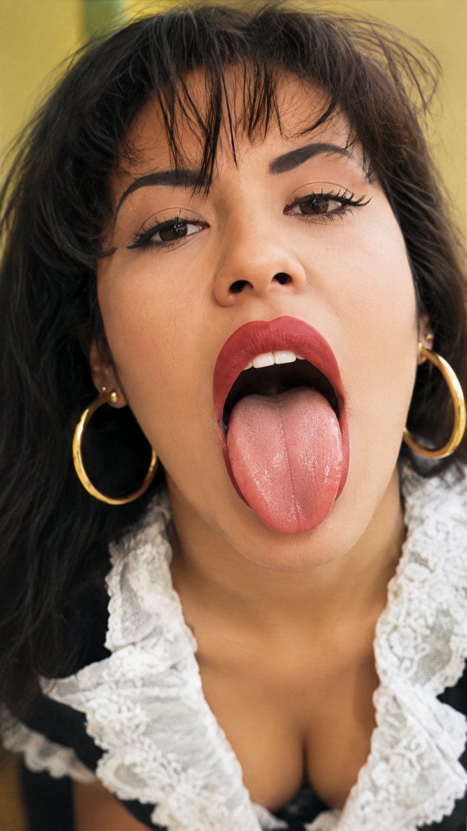 MzMoufWide's tweet photo. Como La Flor 🎶 
#SelenaQuintanilla #Selena https://t.co/rlBLdWDYlR