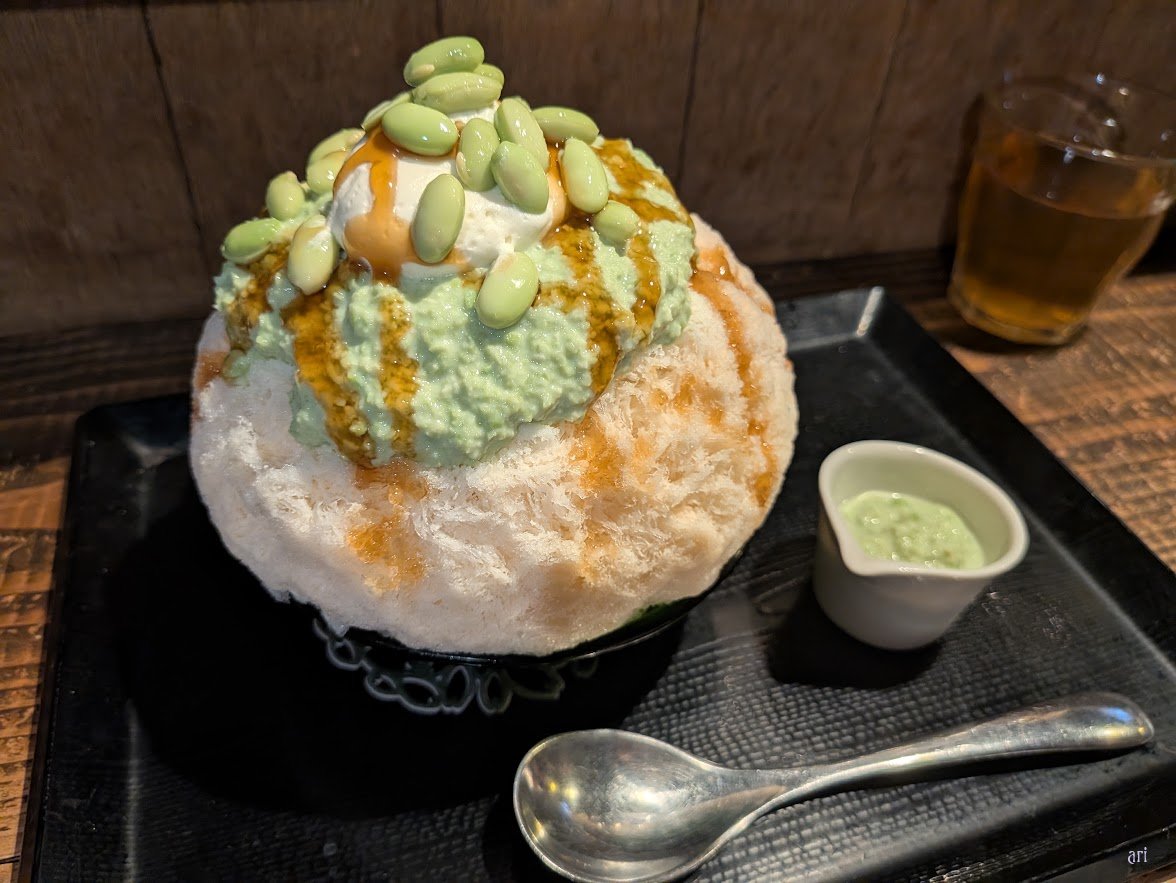 aritakei's tweet photo. 志膳　枝豆みたらし
満を持して枝豆　おいｐーーー☆おいｐすぎる　しっかり濃い豆をもぐもぐ食感で楽しみ中の小豆餡に癒される　良き
（かき氷・時差投稿） https://t.co/0eaLUogATg