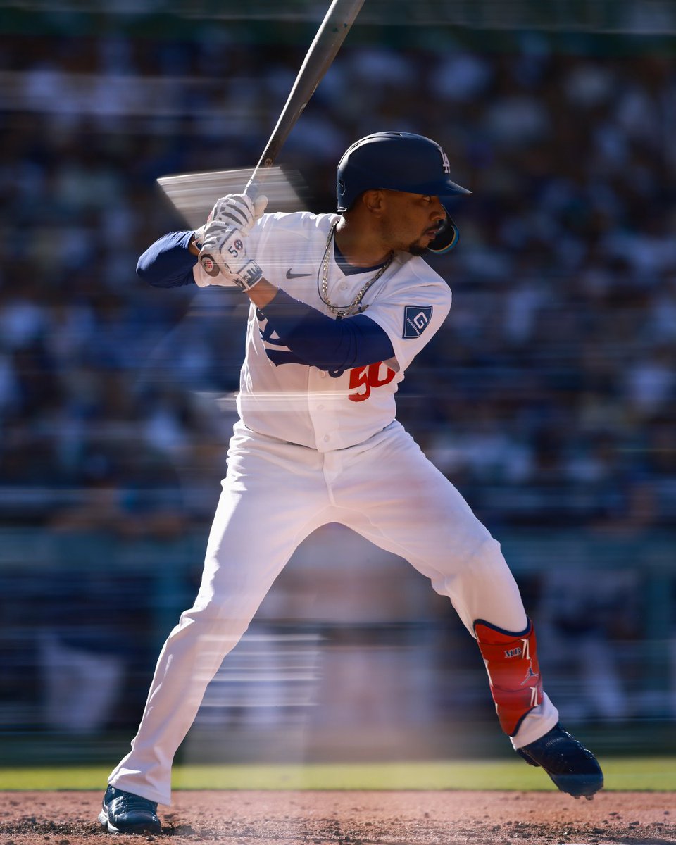 AppleTV's tweet photo. A California classic. The @SFGiants and NL West Champion @Dodgers meet tonight in LA.

The West Coast rivalry continues on #FridayNightBaseball. Watch live on Apple TV and in Apple Immersive. https://t.co/tmlkUWruFK