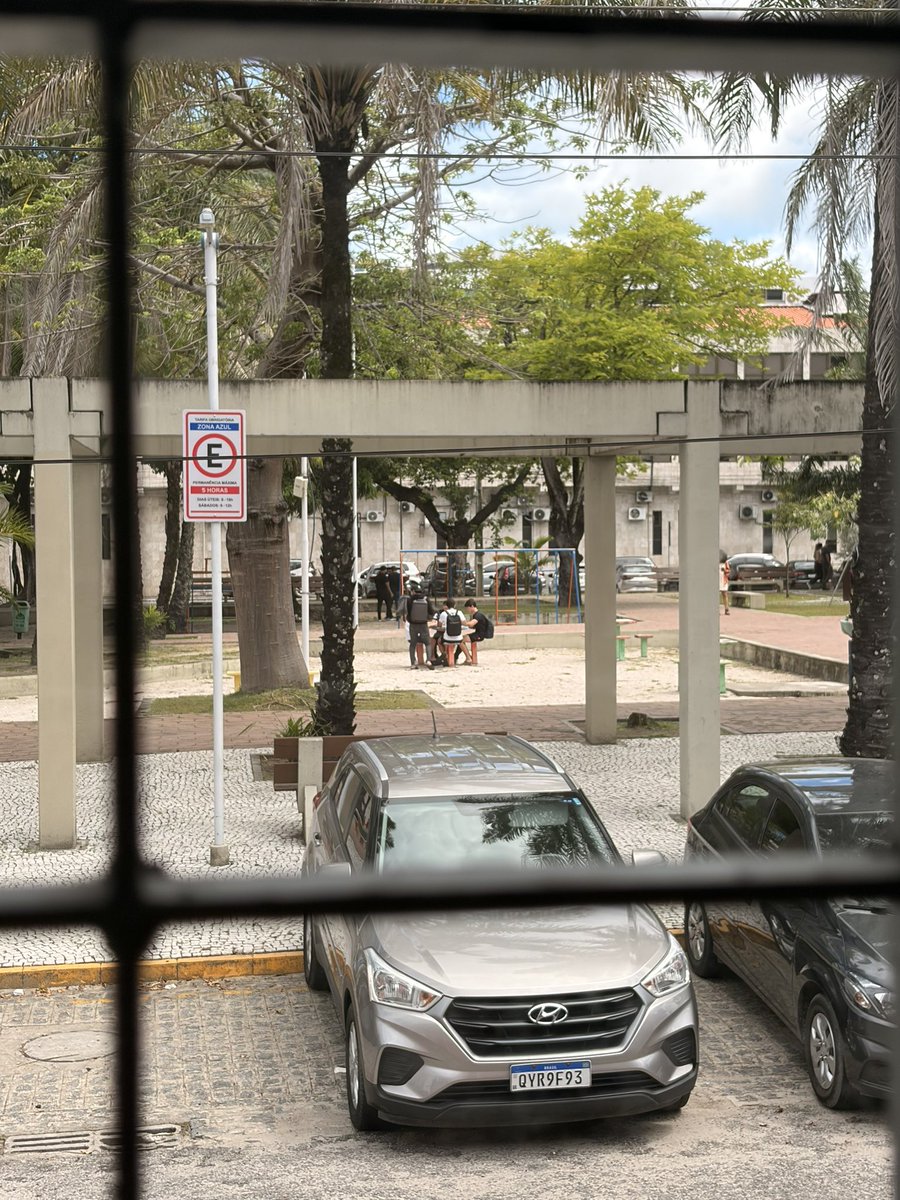leokaiserr's tweet photo. AIPORRAKKKKKKKKKKK hoje peguei eles jogando na porra da praça to mimijano https://t.co/KcFmVGvzmp