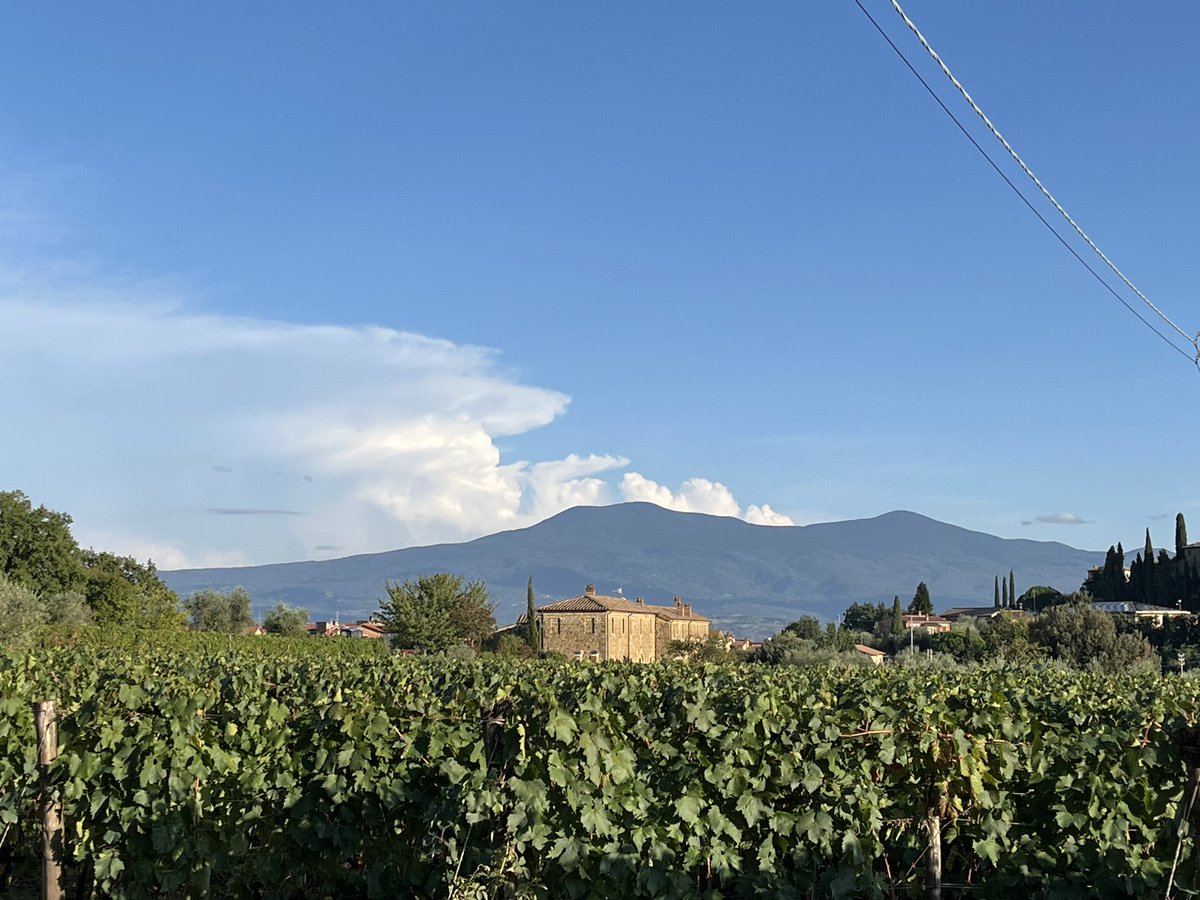 JohnMFodera's tweet photo. Clearing over Amiata. #Talenti https://t.co/iTaQBuP6z5