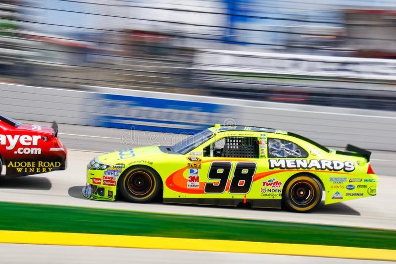 NASCARChristmas's tweet photo. 98 Days Til Christmas 

Paul Menard | Richard Petty Motorsports 2010 https://t.co/vA1tQDSnlV