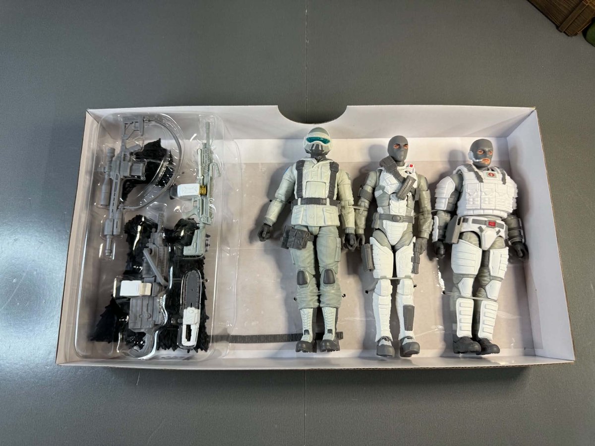 _CIAD_'s tweet photo. Incoming! @BeesBattles has secured his copy of the G.I. Joe Classified Series Arctic Battle 3-Pack and has shared a full assortment of images! The next few posts will highlight each figure. #surveillanceport
#gijoe #gijoeclassified #gijoeclassifiedseries https://t.co/sOQy99PNI6