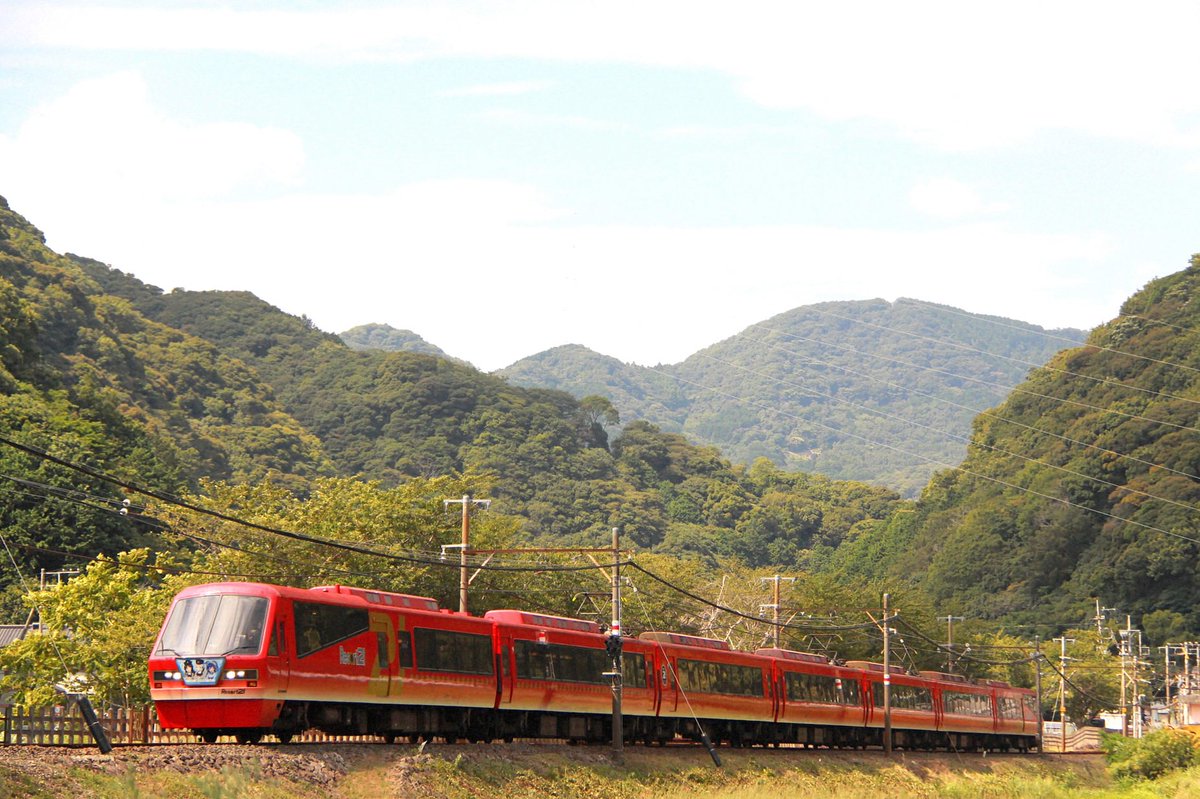 maalupiemonte's tweet photo. ころぶさんの優しくて切ない空気に包まれて、心がふわっと解きほぐされていくみたい…贅沢で素敵な時間をありがとうございます☕️🌧️ころぶさんの透明感溢れる歌声が本当に愛おしくて、聴くたびに優しさに満たされます。 https://t.co/oKjhIhWOXN