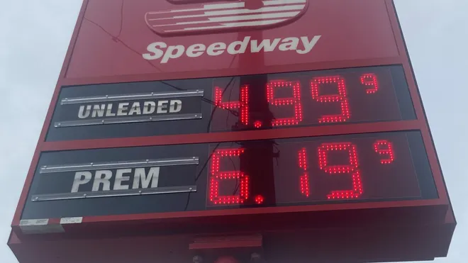 akim_eckert's tweet photo. @RepLisaMcClain Yes, but your constituents can't afford food, gas, healthcare.
It's what they talk about with family.
It's what drives their #Vote
Speaking of gas prices - some tweets that didn't age well:
Prices today in Michigan vs Lisa's tweets from days gone by...
#NovemberIsComing #WeVote https://t.co/m93hVQsN7U