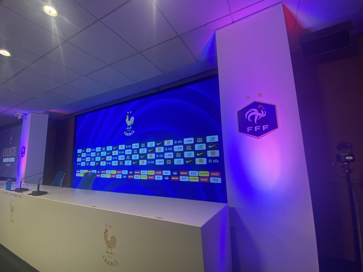 rafajuc's tweet photo. At the FFF HQ, where Zinédine Zidane is due to announce his first squad as France manager in just over 30 mins 

Jacquet and Lepaul and among the potential new faces 

Tomorrow’s @VirageFootball dispatch will feature a breakdown of the squad and the ensuing presser https://t.co/N7DoEMk7Uw