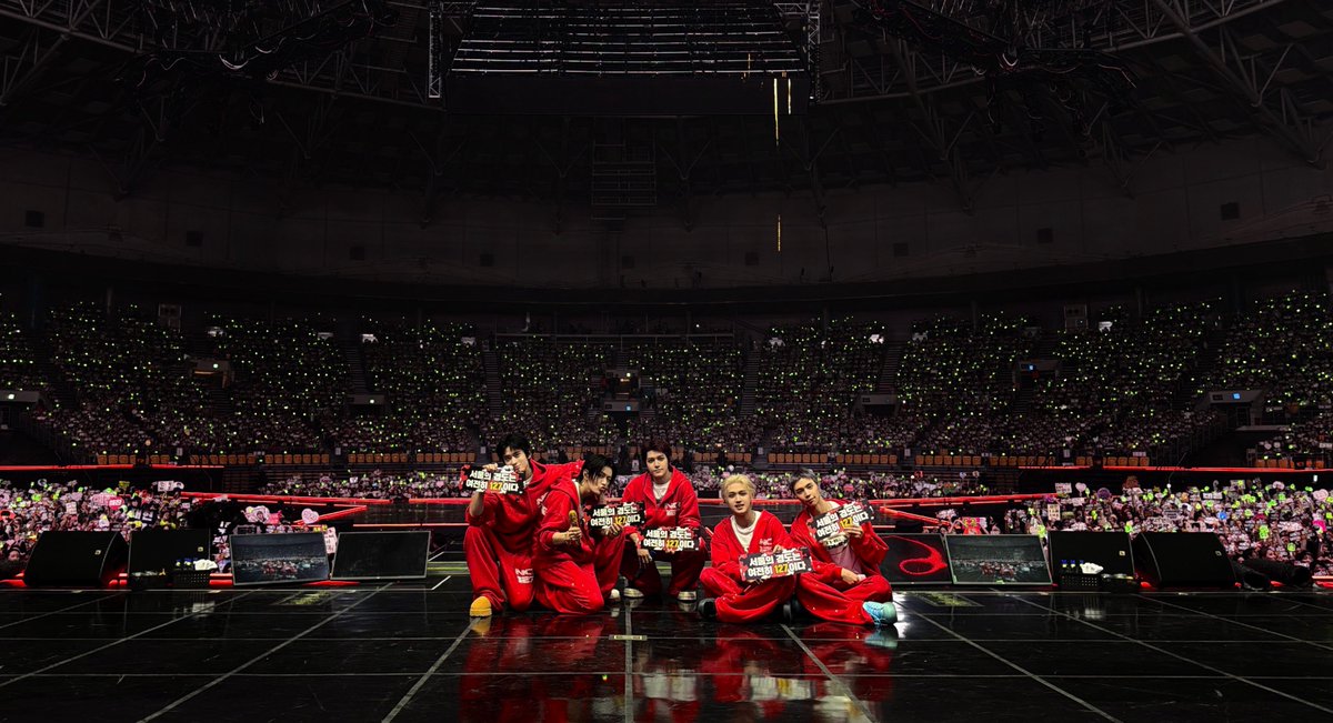 NCTsmtown_127's tweet photo. NCT 127 5TH TOUR 'NEO CITY : SEOUL - THE REDLINE' with NCTzens DAY1

EVERYTHING, ALL AT ONCE, NEO
https://t.co/vkFUnwHeM8

#NCT127 #THE_REDLINE
#NCT127_5TH_NEOCITY_THE_REDLINE
#NCT_10TH_ANNIVERSARY https://t.co/mfylYANA7w