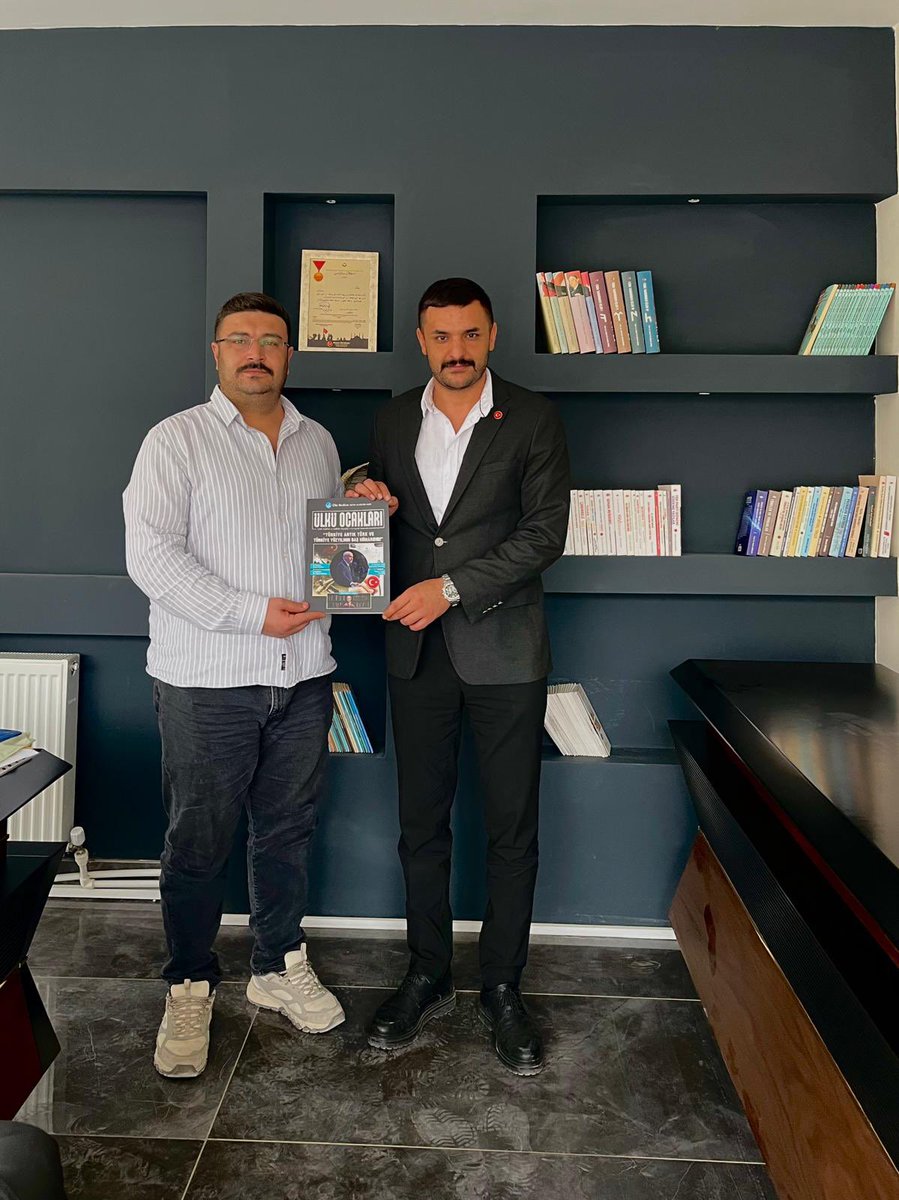 Onikiubat253444's tweet photo. Ülkü Ocakları Onikişubat İlçe Başkanlığı olarak, Milliyetçi Hareket Partisi Türkoğlu Belediye Meclis Üyemiz Osman YENIPINAR Beyefendiyi ziyaret ettik.

 Misafirperverliklerinden dolayı kendilerine teşekkür ediyoruz. https://t.co/J0KFYbuKz6