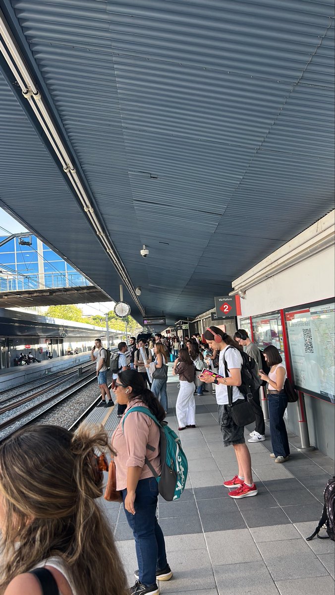 mreguera3's tweet photo. Otro retraso más de @Renfe en la @UAM_Madrid , esta vez de vuelta a casa…TODOS LOS DÍAS LA MISMA HISTORIA https://t.co/XsFsLc37pT