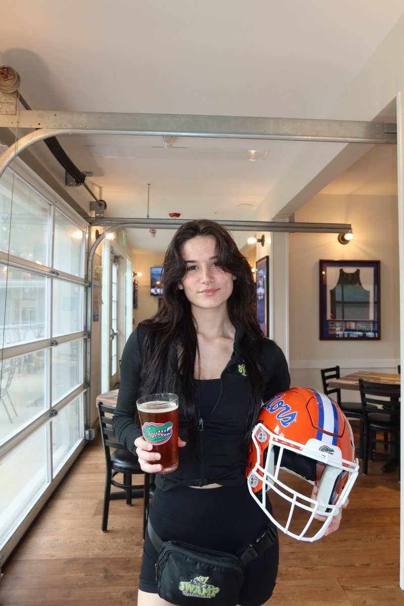 SwampRestaurant's tweet photo. UF vs. AUBURN TOMORROW @7PM 🐊🏈
Opening at 11am for an ALL DAY tailgate & the best gator watch party in town! 📺🍺
#SYAS https://t.co/vOHmBcKTV7