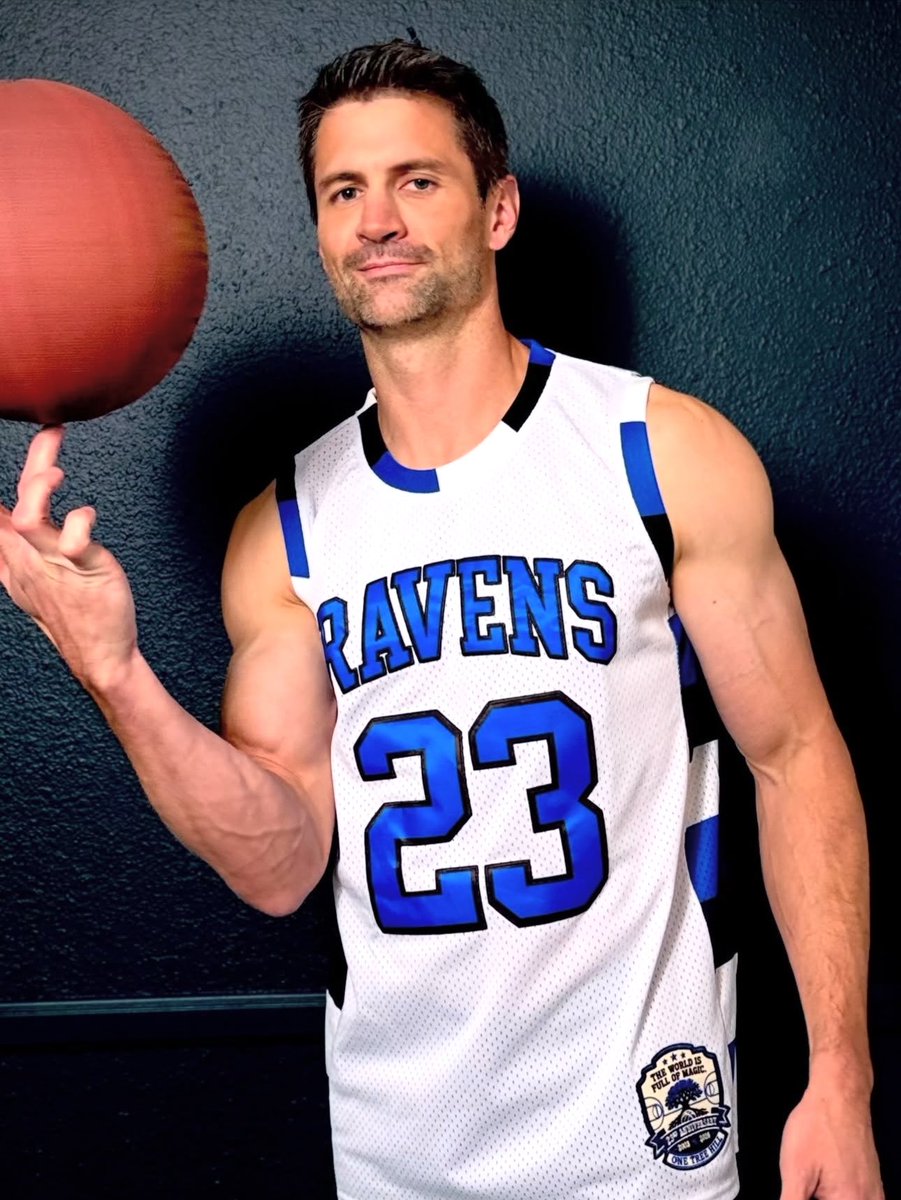 naleygif's tweet photo. nathan scott still delicious in 2026 🔥 https://t.co/FgzqAaneC7