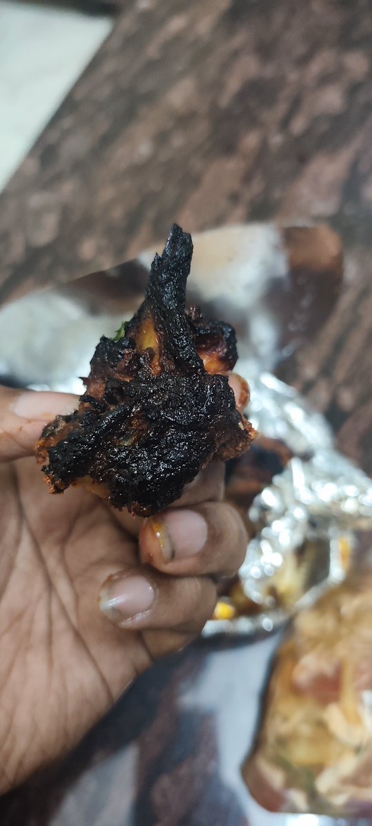 PramodPatil24's tweet photo. @Swiggy @SwiggyCares @swiggyCOMPLAIN  This are proof of how your venders serve food and hwen xistomer complaints. Your representative Laiba, Kavita &amp; Sarthak rejects the claims without giving resons. https://t.co/qLEGeT3435