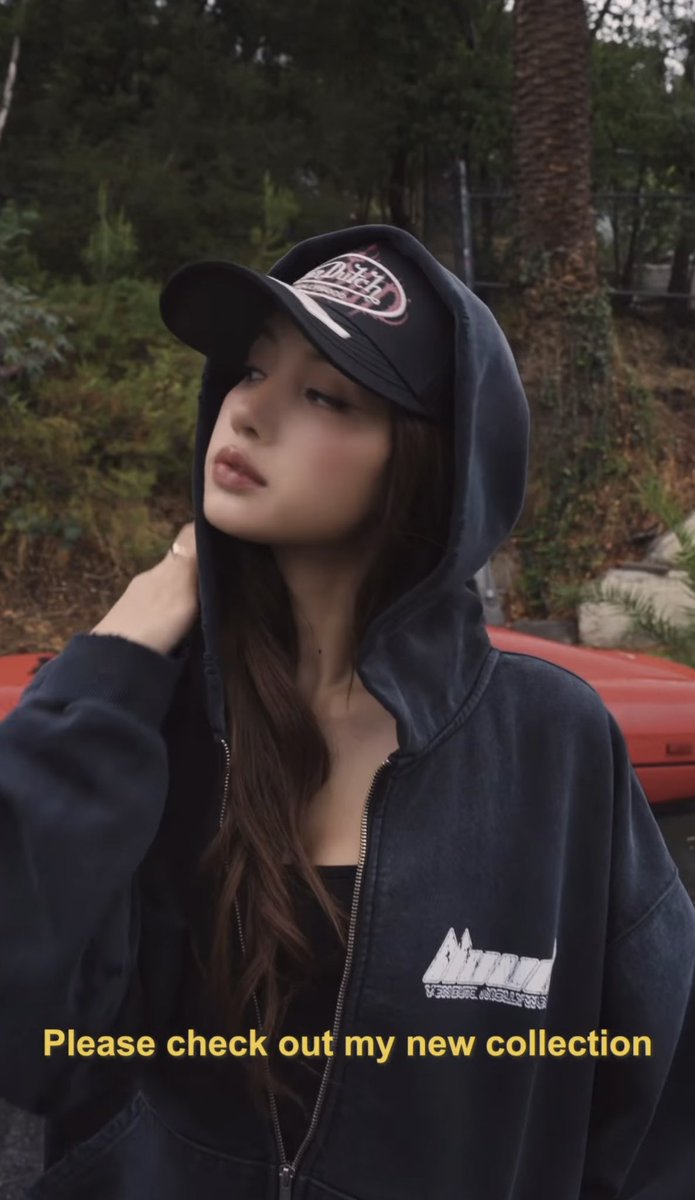 oyivelloud's tweet photo. COMPLEXCON - LA
ลิซ่าทำคอลเล็กชั่นกับ Von Dutch hollywood ด้วยละ เก๋มาก จำได้ว่าตอนสมัยสาวๆต้องมีหมวก Von Dutch ใส่แล้วเท่มาก 

The LLOUD x Von Dutch Hollywood collection debuts exclusively at ComplexCon, October 3–4.

#LISA #LLOUD #LLOUDxVONDUTCH https://t.co/B6klV01HUj