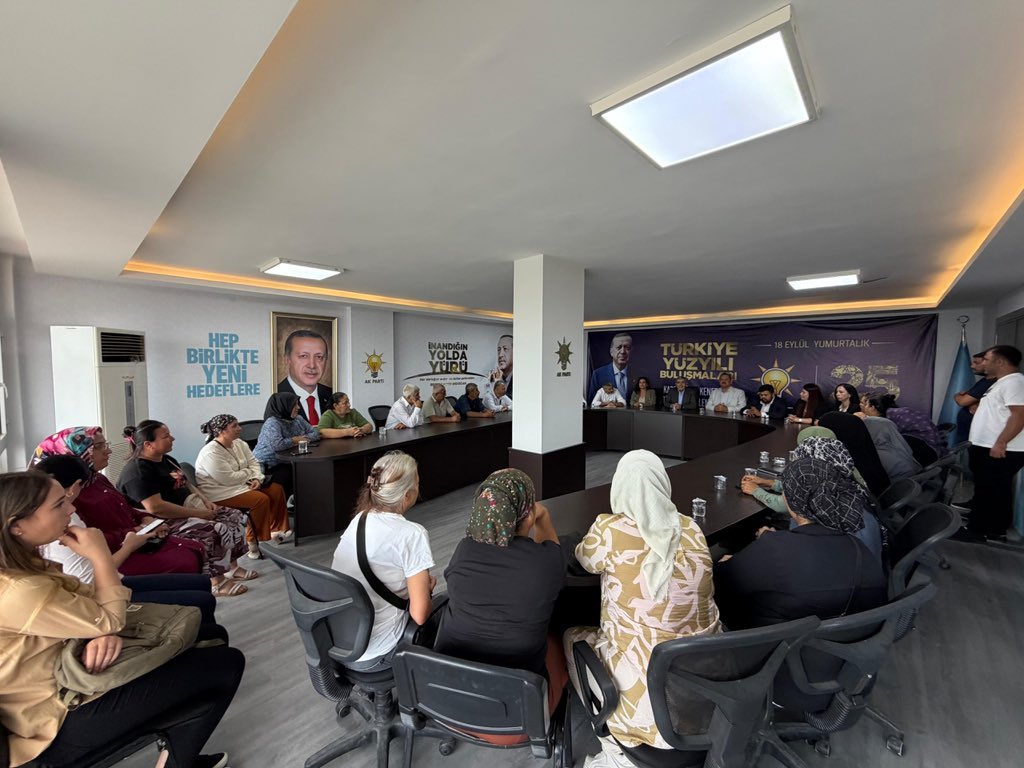 EyupOzkececi's tweet photo. 📍AK Parti Yumurtalık İlçe Başkanlığı

AK Parti Yumurtalık İlçe Başkanlığımızda üç kademe başkanlarımızla bir araya gelerek ilçemize ve çalışmalarımıza dair değerlendirmelerde bulunduk.

Nazik ev sahiplikleri ve kıymetli katkıları için teşekkür ediyor, teşkilatımıza çalışmalarında muvaffakiyetler diliyorum.

@BeytullahKilli 
@OznurK33857 
@GorkemKara001 
@akpartiyumurtlk