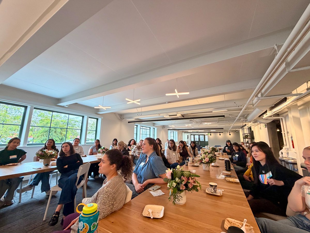 KhraminaDianka's tweet photo. Women at @ycombinator: kick-off organized by @sdianahu & @vivianmshen ⭐️💅

Being a woman founder is an advantage today:
> Everyone is willing to help you
> Stats show that reply rates are higher for women
> Women are better at building trust and relationships (something agents are bad at!)
> Women communities are very generous with intros & support

Acceptance rate for F26 was 0.08%! Congrats to all female founders who made it @AnaisHowland18 @mariagorskikh @maayanalbert & others ❤️💐