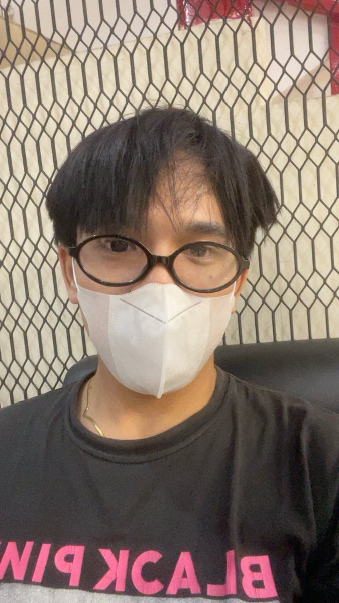 timeisfvcking's tweet photo. dari culun, jd lumayann HAHAHAHAHA LUCUU😭😭😭 #gayjogja #gayjakarta https://t.co/zoBb0dtw3q