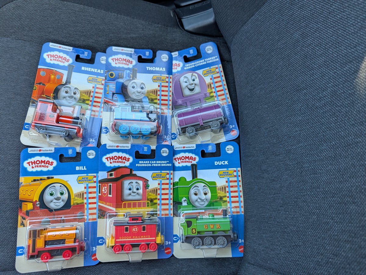 Ryatron12's tweet photo. Seems like the new diecast line is starting to get slightly better distribution. Found the October wave 3 early at my local Target. Only exception was the redeco Percy. https://t.co/5TbZNiNKeQ