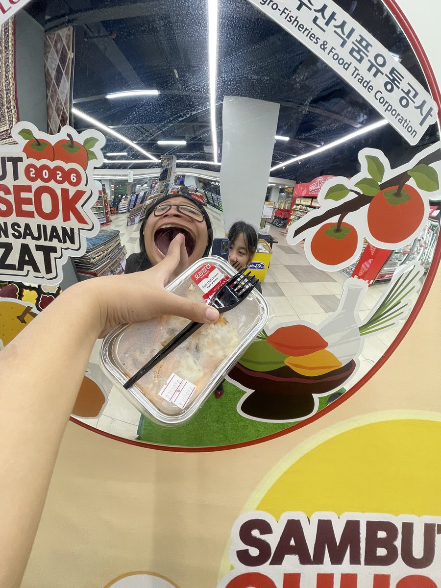 fugieyeeyy's tweet photo. WKWKWKWKWKWKWKWKWKWKWKWKWK https://t.co/8i1T1IJvQS