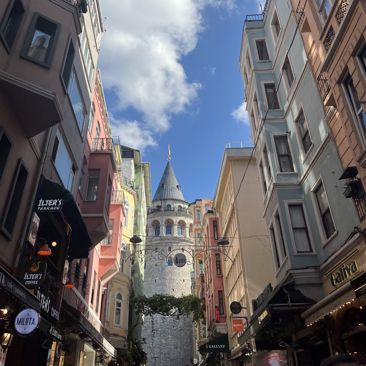 ssenadem's tweet photo. Ah, kimselerin vakti yok
Durup ince şeyleri anlamaya https://t.co/UzTISqhtQq