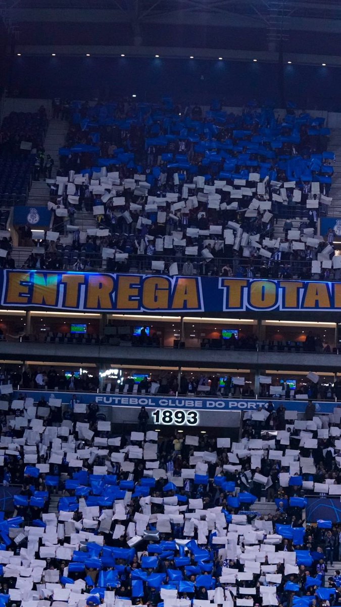 DragaoNews1893's tweet photo. FUTEBOL CLUBE DO PORTO 💙🐉 https://t.co/kgA4MdP5dI