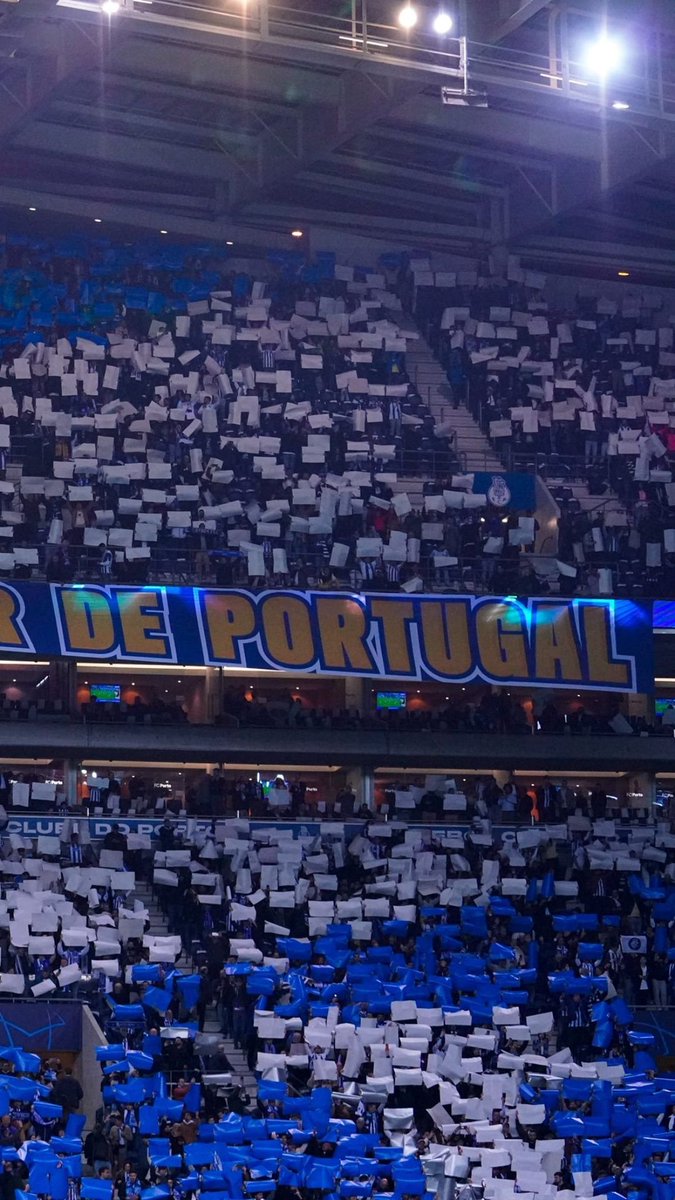 DragaoNews1893's tweet photo. FUTEBOL CLUBE DO PORTO 💙🐉 https://t.co/kgA4MdP5dI