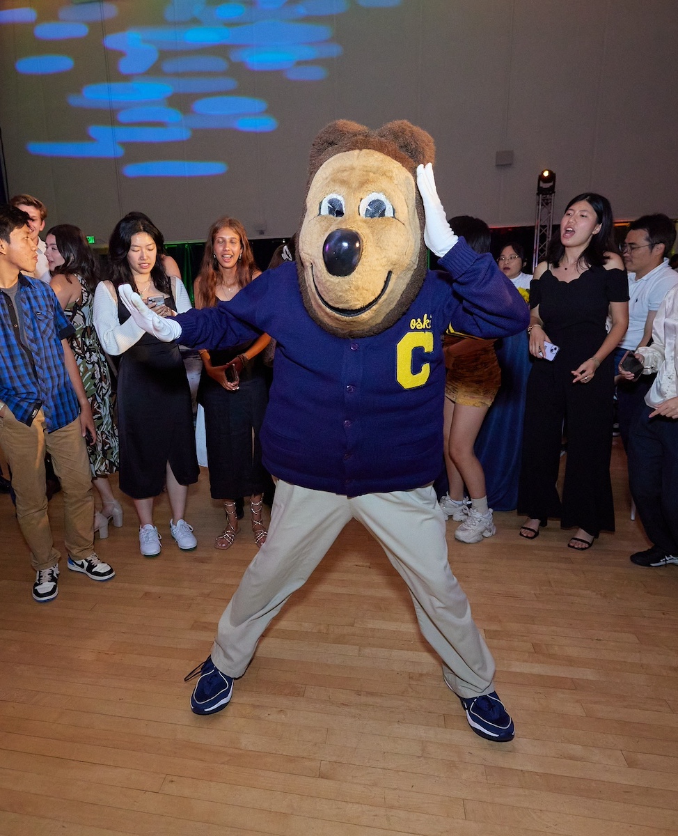 Cal_Engineer's tweet photo. It’s your last chance to let loose for the #OskiBday Bear-a-thon!

We’re ringing in Oski’s 85th year by raising money for programs that support student success through 1 p.m. today.

Support the next generation of BEars: https://t.co/cXrYdiW8FT https://t.co/yJZqNnkxP2