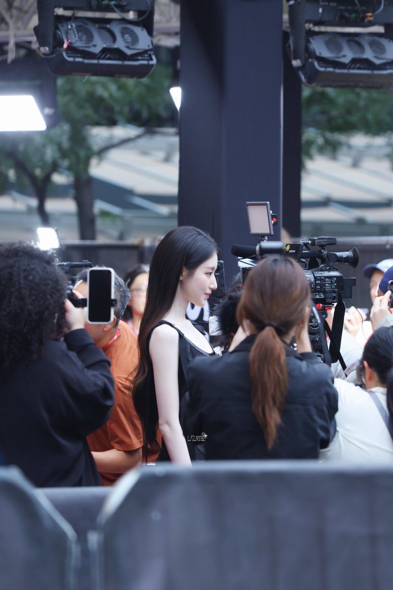 lklmybl's tweet photo. 🖤

#SHUHUAxTIFF26
#HappilyEverAfterWithSHUHUA 
#슈화 #SHUHUA #舒華 #舒华
#여자아이들 #シュファ #아이들                                                  

#GIDLE #idle https://t.co/KpsaurYmoc